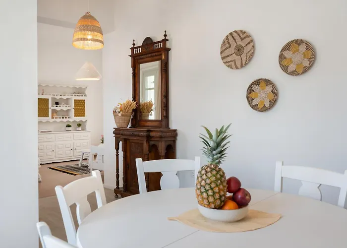 - 2br House In The Heart Of Town - Citrine Hébergement de vacances