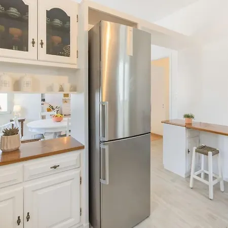 Citrine Naousa (Paros)