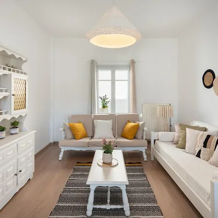 Citrine Naousa (Paros)